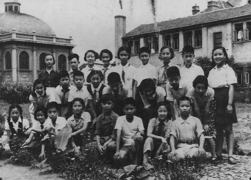 1953年11月少年班学生在乌鲁木齐路校舍合影